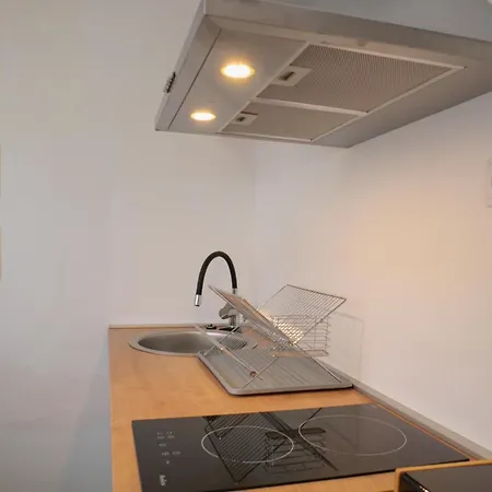 Woodgreen Studio 4* *